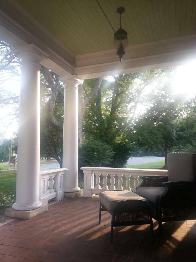 Boxley Place Inn Louisa Екстериор снимка
